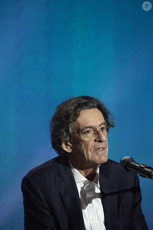 Luc Ferry Philosophe et homme politique français lors de la plénière de clôture du 49ème Congrès Selectour à l'hôtel Grand Hyatt de Doha, Qatar, le 30 novembre 2024. © PsnewZ/Bestimage
