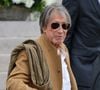 D'ailleurs, il vient, ce vendredi 14 mars, de partager une série de photos sur son compte Instagram, avec sur la première, son père, Jacques Dutronc, en train de fumer le cigare, sur un fauteuil. 

Jacques Dutronc et sa compagne Sylvie Duval - Sortie des obsèques de l'auteure-compositrice-interprète et actrice française Françoise Hardy au crématorium du cimetière du Père-Lachaise à Paris, France, le 20 juin 2024. © Jacovides-Moreau/Bestimage