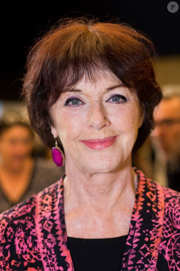 Anny Duperey lors du Festival du livre de Paris le 24 avril 2022 à Paris, France. Photo par Nasser Berzane/ABACAPRESS.COM