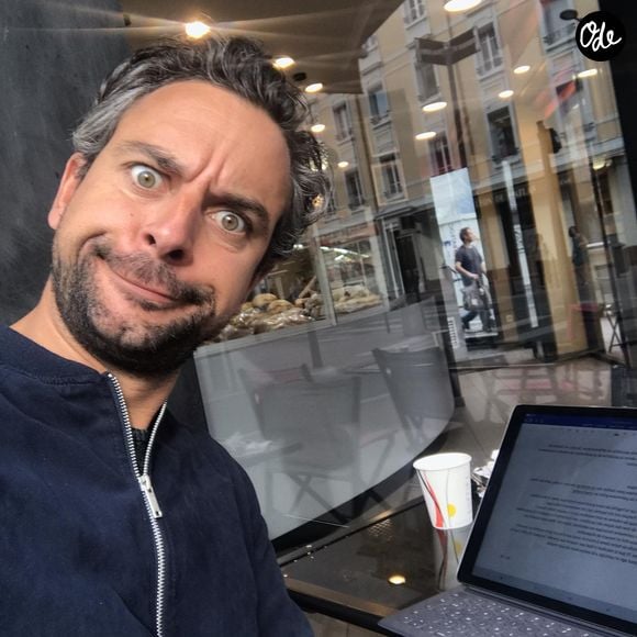Sa compagne dirige son propre cabinet de conseil en ressources humaines, Shift Society.

Etienne Claude, agent immobilier de "Recherche appartement ou maison" sur M6.