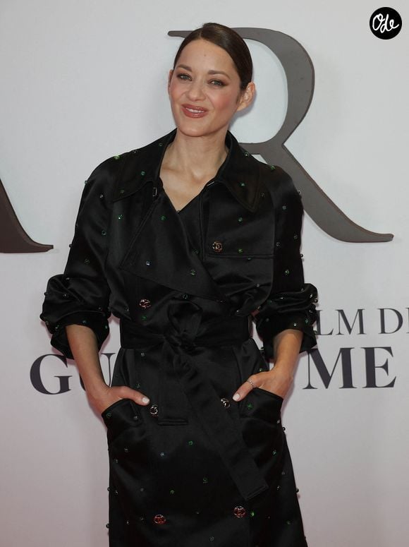 Marion Cotillard au photocall de la première du film "Karma" au cinéma Pathé Palace à Paris le 13 octobre 2026. © Coadic Guirec / Bestimage