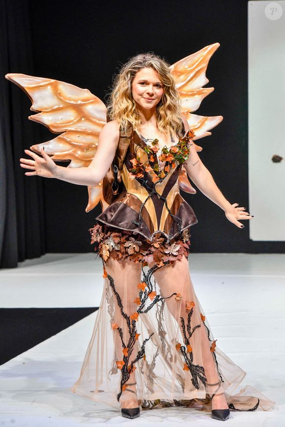 Juju Fitcats habillée par Frederic Voulot pour Chocolat by Fred & Marion Lambert Creation défile lors du "Salon Du Chocolat 2023 - Chocolate Fair" le 27 octobre 2023 à Paris, France. Photo by Shootpix/ABACAPRESS.COM