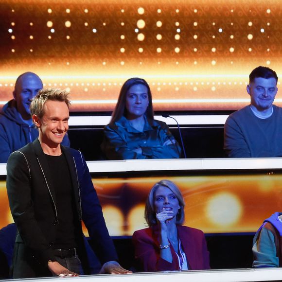 Exclusif  - Cyril Féraud, Sylvie Tellier, Roman Doduik - Enregistrement de l'émission "100% logique" présentée par C. Feraud et qui sera diffusée le 5 avril 2024 au Studio du Lendit à Saint-Denis, France, le 20 décembre 2024. © Christophe Clovis / Bestimage