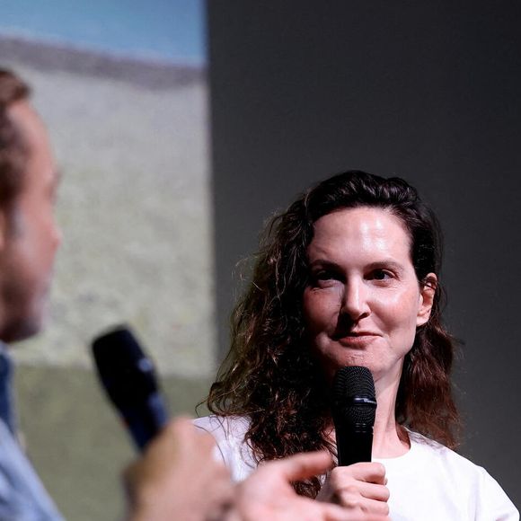 Patrick Mille, Justine Lévy - Débat au théâtre de l'Artistique entre Justine Lévy et Patrick Mille sur le thème Adapter : Fidélité, Trahison, Confiance. Rencontre animée par Charlotte Bouteloup, lors de la 7ème édition du festival Cineroman à Nice le 2 Octobre 2025. © Bebert-Jacovides/Bestimage