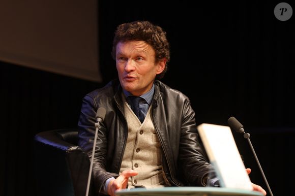 Exclusif - Sylvain Tesson présente son livre "Blanc" (Ed. Gallimard) au centre de conférence "Station Ausone-Mollat" à Bordeaux, le 15 décembre 2022. ©Jean-Marc Lhomer / Bestimage