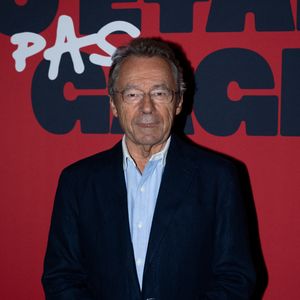 Michel Denisot lors de la première de la série "Fifi et sa bande, c'était pas gagné" au Max Linder Panorama à Paris le 29 septembre 2026 © Tiphaine Lebely / Bestimage
