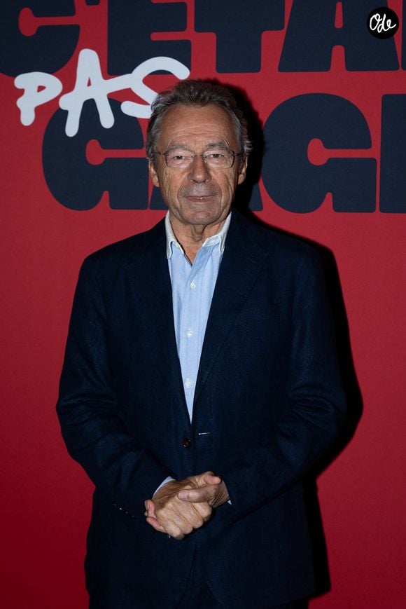 Michel Denisot lors de la première de la série "Fifi et sa bande, c'était pas gagné" au Max Linder Panorama à Paris le 29 septembre 2026 © Tiphaine Lebely / Bestimage