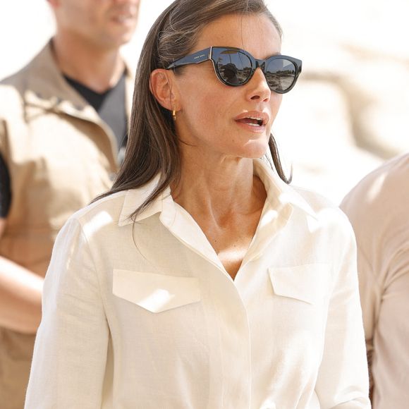 La reine Letizia visite le musée de Louxor à l'occasion de sa visite d'État en Égypte, à Louxor, Égypte, le 19 septembre 2025. © GTres/ABACA