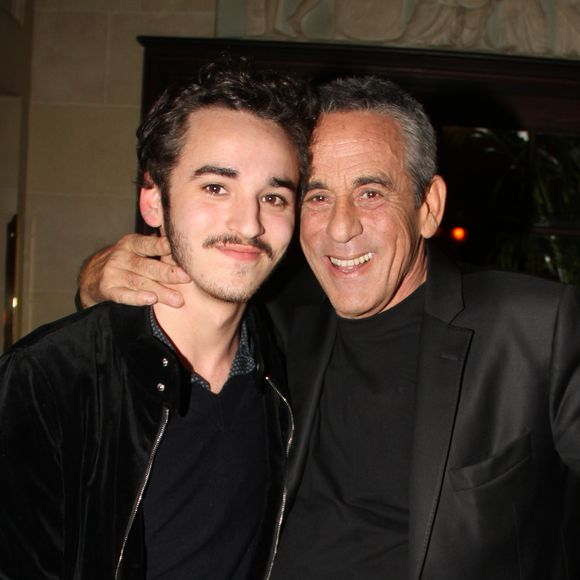 Gaston, le fils de Thierry et Béatrice Ardisson, a dit oui à sa chérie Ximena en juin dernier

Thierry Ardisson et son fils Gaston Ardisson lors du cocktail de lancement du magazine Façade 16 à l'hôtel Costes à Paris, France © Philippe Baldini/Bestimage