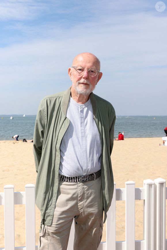 Exclusif - Jean-François Kahn - "Mémoires d'outre-vie" - Rendez vous littéraire "La plage aux écrivains" à Arcachon le 1er mai 2022. © Jean-Marc Lhomer/Bestimage