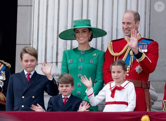 Le prince George, le prince Louis, la princesse Charlotte, Kate Catherine Middleton, princesse de Galles, le prince William de Galles - La famille royale d'Angleterre sur le balcon du palais de Buckingham lors du défilé "Trooping the Colour" à Londres. Le 17 juin 2023 AGENCE / BESTIMAGE