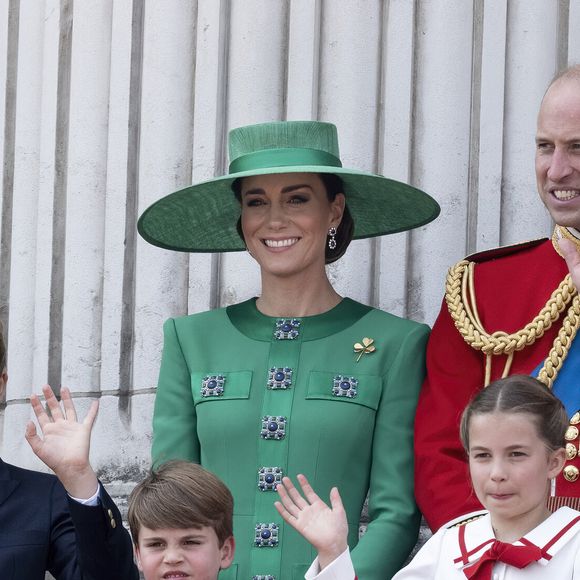 Le prince George, le prince Louis, la princesse Charlotte, Kate Catherine Middleton, princesse de Galles, le prince William de Galles - La famille royale d'Angleterre sur le balcon du palais de Buckingham lors du défilé "Trooping the Colour" à Londres. Le 17 juin 2023 AGENCE / BESTIMAGE