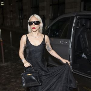 La rumeur avait pris de l’ampleur car elle n’avait aucun concert prévu ce soir-là.

Lady Gaga et son fiancé Michael Polansky arrivent au restaurant "Laperouse" à Paris, le 15 novembre 2025. © Yehiel Chekroune/Bestimage