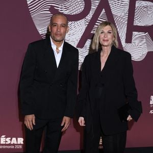Aux César 2026, elle est apparue aux côtés de Ben Harper, invité spécial et futur partenaire de projet cinématographique.

Ben Harper et Michèle Laroque au photocall du dîner de la 51ème cérémonie des César au Fouquet's à Paris, France, le 27 février 2026. © Denis Guignebourg/Bestimage