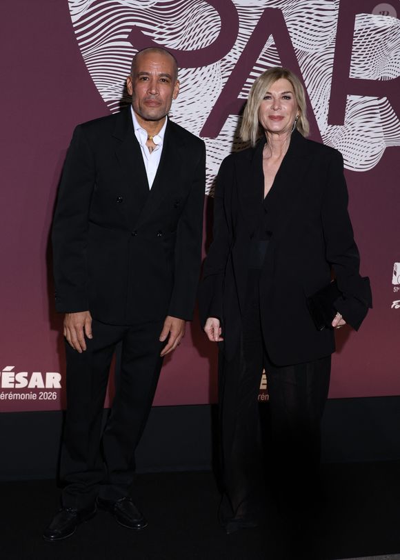 Aux César 2026, elle est apparue aux côtés de Ben Harper, invité spécial et futur partenaire de projet cinématographique.

Ben Harper et Michèle Laroque au photocall du dîner de la 51ème cérémonie des César au Fouquet's à Paris, France, le 27 février 2026. © Denis Guignebourg/Bestimage