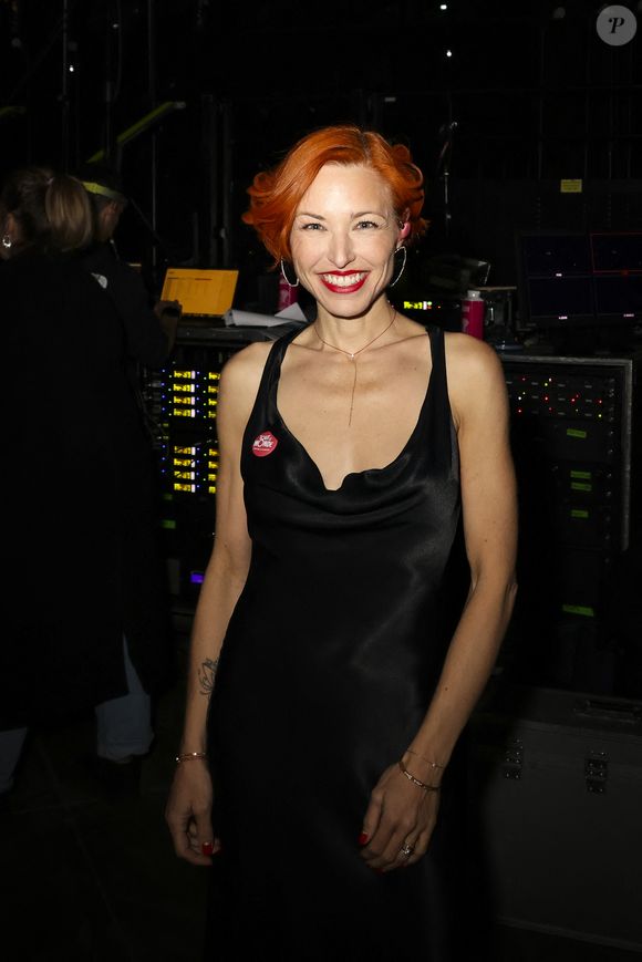 Exclusif - Natasha St-Pier en backstage du concert du gala de Noël de l'association Tout le monde contre le cancer fête ses 20 ans diffusé le 24 décembre sur M6 à l'Adidas Aren Porte de la Chapelle à Paris, France, le 4 décembre 2025. © Jack Tribeca/Bestimage