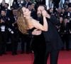 Parmi les apparitions les plus commentées de la soirée, Laetitia Casta a fait sensation dans une somptueuse robe bustier noire entièrement sertie de strass. 

Vincent Macaigne et Laetitia Casta - Montée des marches du film « Karma » lors du 79ème Festival International du Film de Cannes, le 15 mai 2026. © Olivier Borde / Bestimage