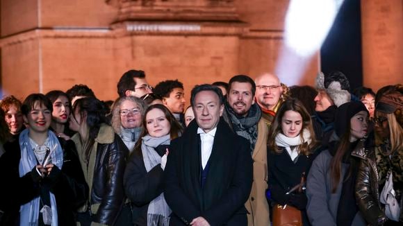 La Grande Soirée du 31 : Revivez en images les festivités du nouvel an avec Stéphane Bern et Laury Thilleman aux commandes