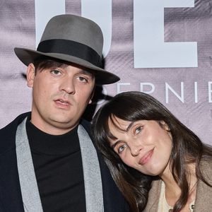 Sa compagne Laura a mis au monde leur premier enfant 

Exclusif - Alain-Fabien Delon et sa compagne Laura Bensadoun au photocall de la soirée Ciné-concert symphonique "Alain Delon, le dernier Samouraï" au Palais des congrès à Paris le jour de son anniversaire.

© Jacovides / Moreau / Bestimage