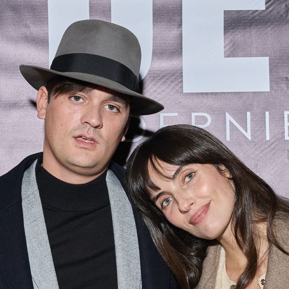 Sa compagne Laura a mis au monde leur premier enfant 

Exclusif - Alain-Fabien Delon et sa compagne Laura Bensadoun au photocall de la soirée Ciné-concert symphonique "Alain Delon, le dernier Samouraï" au Palais des congrès à Paris le jour de son anniversaire.

© Jacovides / Moreau / Bestimage