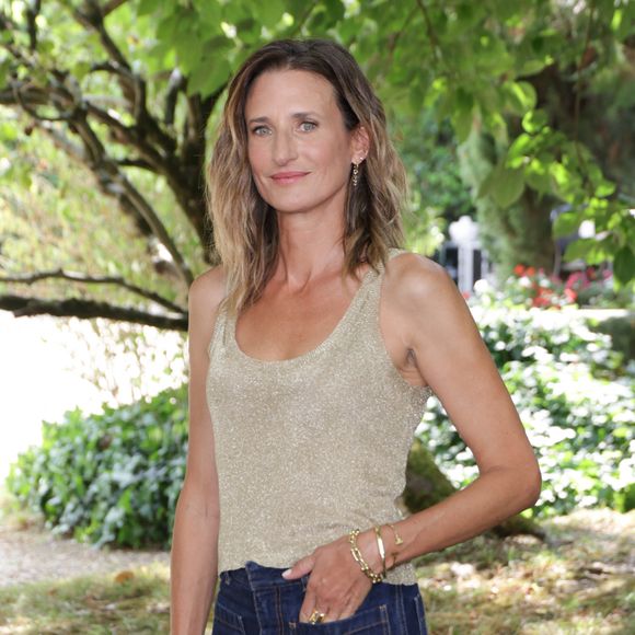 Camille Cottin pour le photocall du film "Les enfants vont bien" lors de la 18ème édition du Festival du Film Francophone de Angoulême (FFA) le 26 août 2025.

© Coadic Guirec / Bestimage