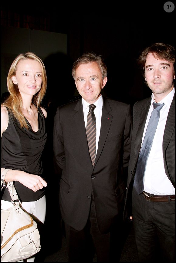 Bernard Arnault, Delphine et Antoine au défilé Dior hommes, en 2007 © BERTRAND RINDOFF PETROFF / BESTIMAGE
