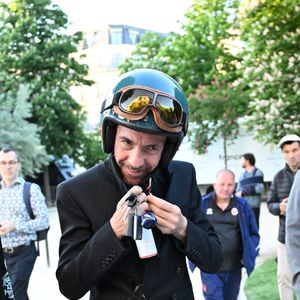 Calogero - Arrivées à l'enregistrement de l'émission "Serge Lama le dernier rappel!" au théâtre Marigny à Paris le 29 avril 2025.

© Yehiel Chekroune / Bestimage