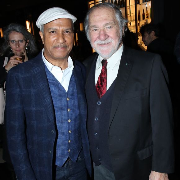 Exclusif - Pascal Légitimus et son beau-père Pierre Santini - Cocktail à l'issue de la générale de la pièce "Les gens de Bilbao naissent où ils veulent" au théâtre Marigny à Paris le 19 Novembre 2024. © Bertrand Rindoff / Bestimage