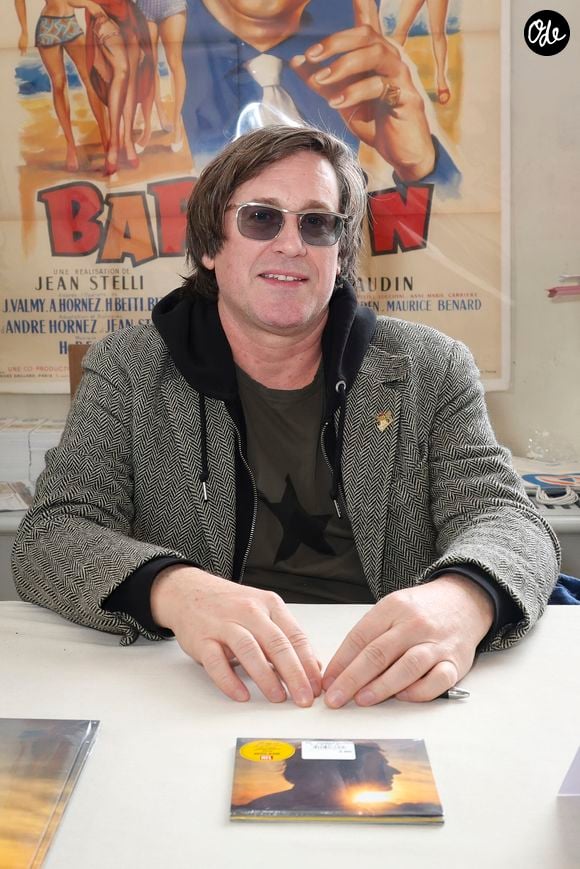 Thomas Dutronc - 30ème Journées Nationales du Livre et du Vin à Saumur le 11 avril 2026. © Jack Tribeca / Bestimage