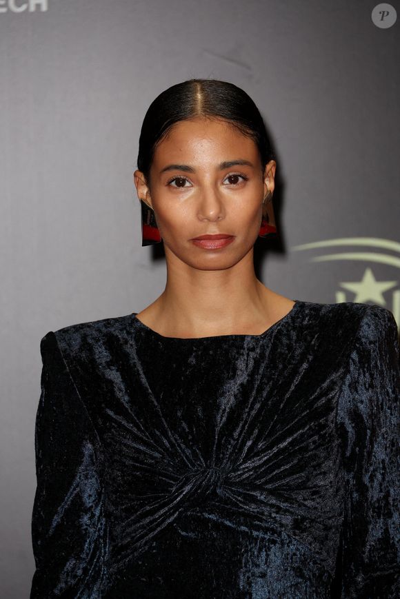 En effet, Hajiba Fahmy, figure de "Danse avec les stars" est présente sur la plupart des chorégraphies de l'émission. 

Hajiba Fahmy - 20ème Festival International du Film de Marrakech au Maroc le 26 novembre 2023. © Dominique Jacovides/Bestimage