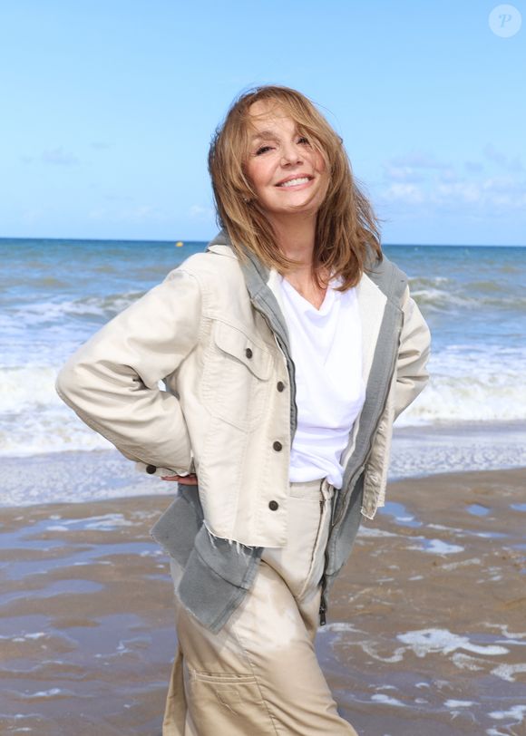 Philippine Leroy-Beaulieu lors du photocall des membres du jury lors du 51e Festival du Cinéma Américain de Deauville le 8 septembre 2025. © Denis Guignebourg/Bestimage