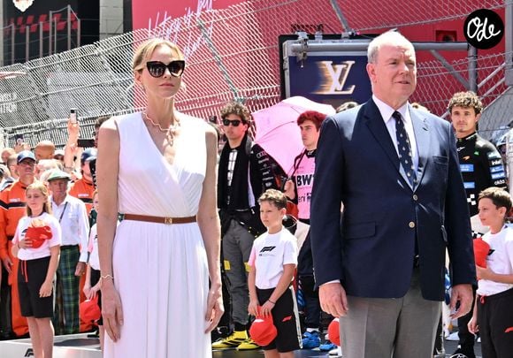 Aux côtés du prince Albert II, elle a participé aux cérémonies officielles sur le circuit.

Le prince Albert II de Monaco et la princesse Charlène de Monaco - Formula 1 Louis Vuitton Grand Prix de Monaco 2026 le 7 juin 2026. © Bruno Bebert/Bestimage