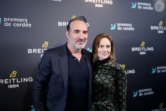 Que sait-on de Jeanne et Alice Dujardin ? Ont-elles été elles aussi piquées par la passion du patin à glace ?
Jean Dujardin et sa femme Nathalie Péchalat (nouvelle présidente de l'association "Premiers de Cordée") - Dîner de charité Breitling à la Samaritaine pour l’association "Premiers de Cordée" à Paris le 4 avril 2024. © Rachid Bellak/Bestimage