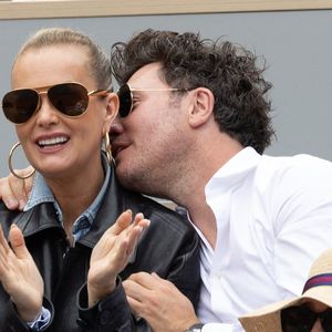 Le couple est apparu très complice lors du match de Richard Gasquet

Laeticia Hallyday et son petit ami Frédéric Suant en tribune lors des Internationaux de France 2025 à Roland Garros le 26 mai 2025 à Paris, France. Photo by Nasser Berzane/ABACAPRESS.COM