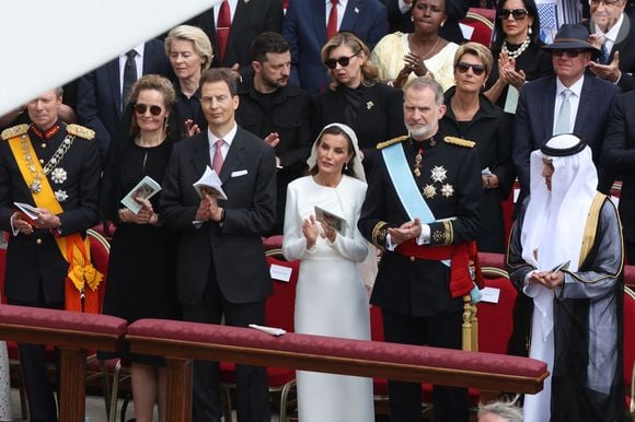 Le roi Felipe et la reine Letizia d'Espagne lors de la messe d'inauguration du pape Léon XIV sur la place Saint-Pierre le 18 mai 2025 au Vatican. Le pape Léon XIV (anciennement cardinal Robert Francis Prevost) a présidé sa messe d'inauguration sur la place Saint-Pierre après son élection le 8 mai. Photo by Marco Iacobucci/IPA/ABACAPRESS.COM