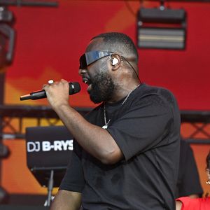 Gims - Diffusion en direct de l'émission de Radio Nova La derniere avec Guillaume Meurice - Fête de l'Huma 2025 sur l'ancienne base aerienne 217 du Plessis Pate.