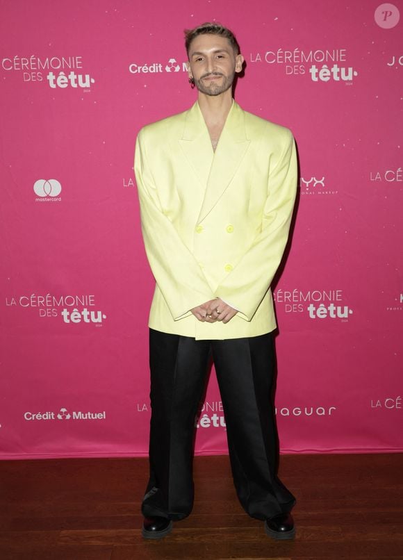 Exclusif - Guillaume Moglia (Popslay) - Photocall de la cérémonie des Prix Tetu 2024 au Trianon à Paris le 3 décembre 2024. Le premier show consacré aux personnalités, talents et artistes influent.e.s qui font avancer notre société vers l’acceptation de chacun.e. © Jack Tribeca - Coadic Guirec / Bestimage