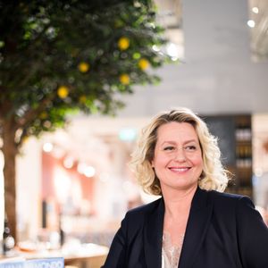 Exclusif - Luana Belmondo - Luana Belmondo lors du lancement de son livre "Italia mia Luana cuisine Rome" et de l'annonce de la diffusion de la série d'émissions sur la chaîne TV My Cuisine, au  restaurant l'Osteria del Vino du marché spacieux Eataly Paris Marais à Paris le 7 novembre 2019. © Tiziano Da Silva - Pierre Perusseau/Bestimage