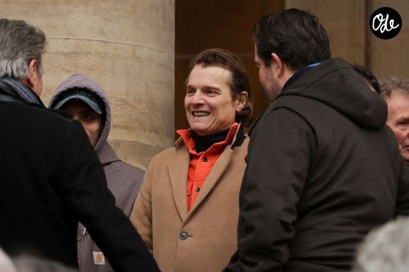 Bénabar s'est notamment confié sur son fils, qui a choisi de suivre une voie artistique en devenant musicien.

Bénabar et Jean-François Piege lors de la cérémonie funéraire de Jean-Luc Petitrenaud à l'église Saint-Pierre-du-Gros-Caillou, dans le 7e arrondissement de Paris, en France, le 17 janvier 2025. Jean-Luc Petitrenaud, critique gastronomique et personnalité de la télévision française, est décédé le 10 janvier à l'âge de 74 ans. 

 Photo de Nasser Berzane/ABACAPRESS.COM