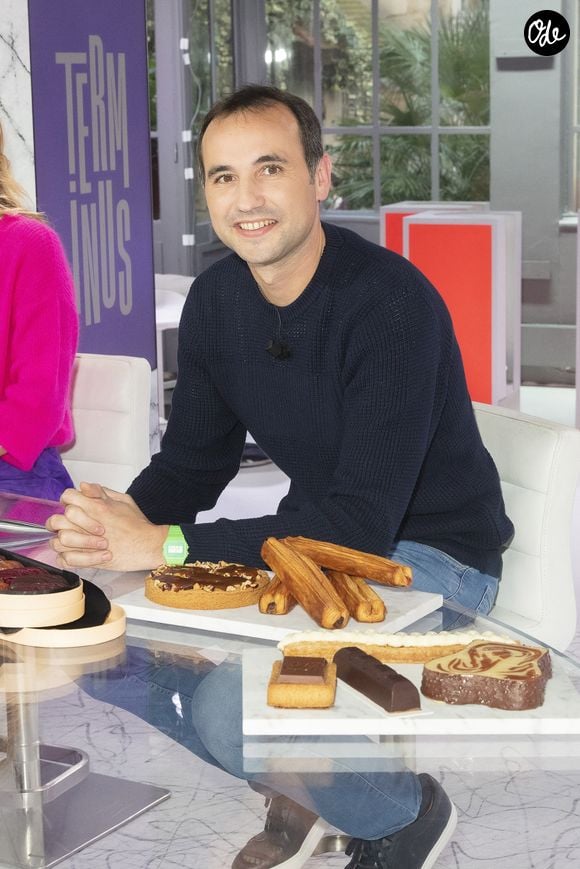 Au programme : cinquante recettes consacrées à ce petit gâteau en forme de coquillage. 

Exclusif - François Perret (chef patissier du Ritz) lors de l'enregistrement de l'émission "Clique", diffusée en clair sur Canal+ samedi 16 octobre 2021 à 12h45 et présentée par M.Achour. Le 14 octobre 2021
© Jack Tribeca / Bestimage