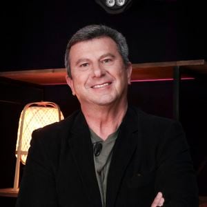Pascal Bataille en interview pour "Purepeople", avec le format "En privé avec"