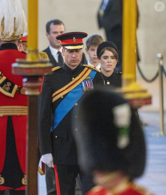 Le prince William, prince de Galles - Veillée des petits-enfants de la reine Elizabeth II au Westminster Hall à Londres, Royaume Uni, le 17 septembre 2022.
©Mirrorpix / Bestimage