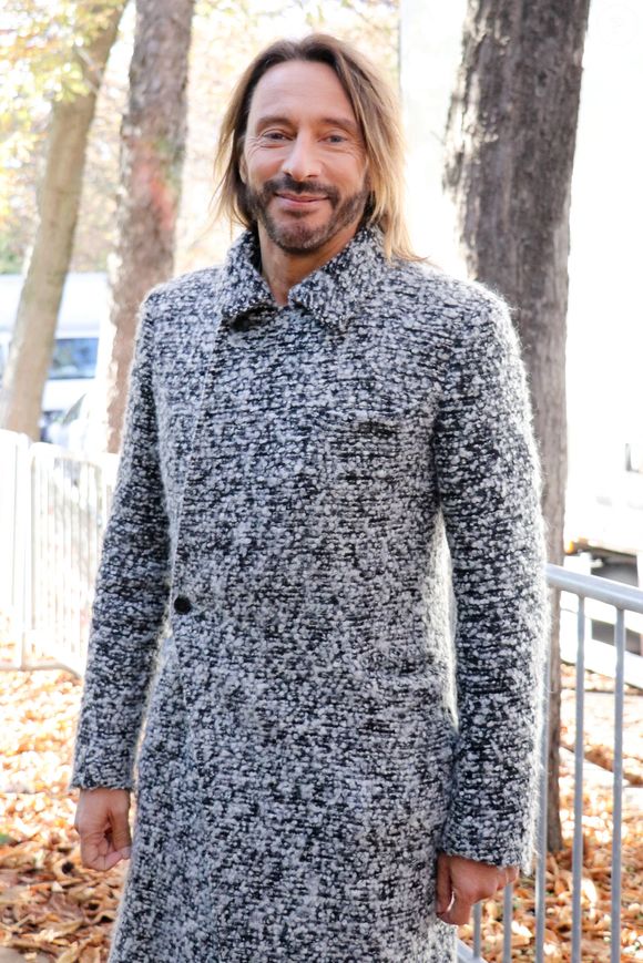 "Ma maman a 78 ans et depuis maintenant 16 ans, elle travaille avec moi au label. Je vais l'essorer jusqu'à la fin. Elle est dynamique, elle est sur les réseaux, elle est géniale et elle gère."

Exclusif - Bob Sinclar - Arrivée des personnalités sur l'enregistrement de l'émission "Vivement Dimanche prochain" au Studio Gabriel à Paris. Le 29 septembre 2021