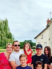 EXCLU “On a dû vendre” : Avant sa grande maison, Mélanie Gonzalez (Familles nombreuses) et sa tribu installés dans un bien atypique