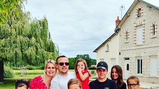 EXCLU “On a dû vendre” : Avant sa grande maison, Mélanie Gonzalez (Familles nombreuses) et sa tribu installés dans un bien atypique