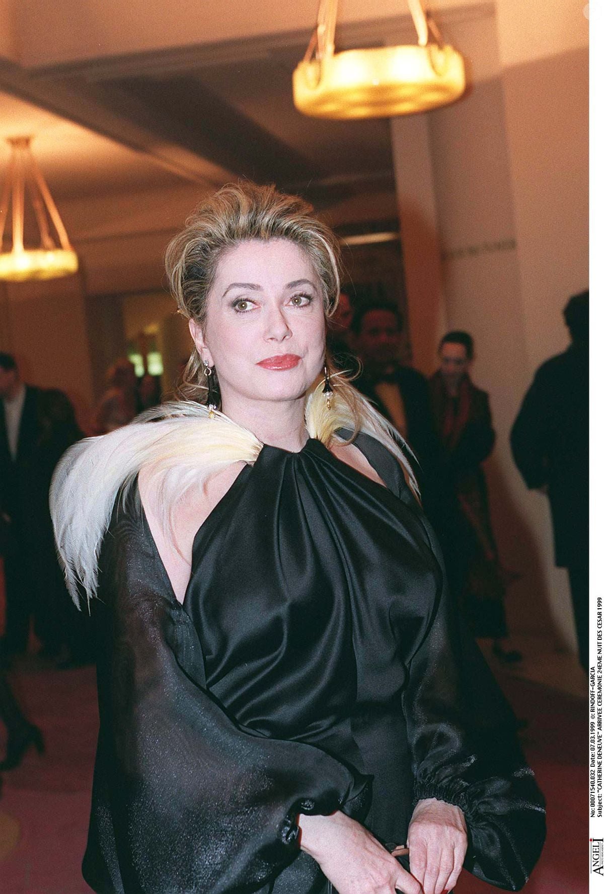 Photo : Catherine Deneuve lors des César en 1999 ©RINDOFF-GARCIA ...