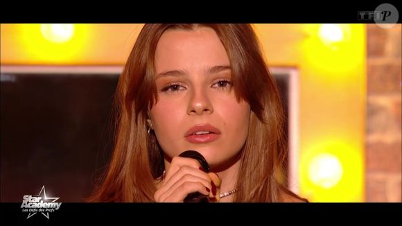 Anouk, éliminée de la "Star Academy", a fait quelques confidences sur les coulisses de cette soirée.