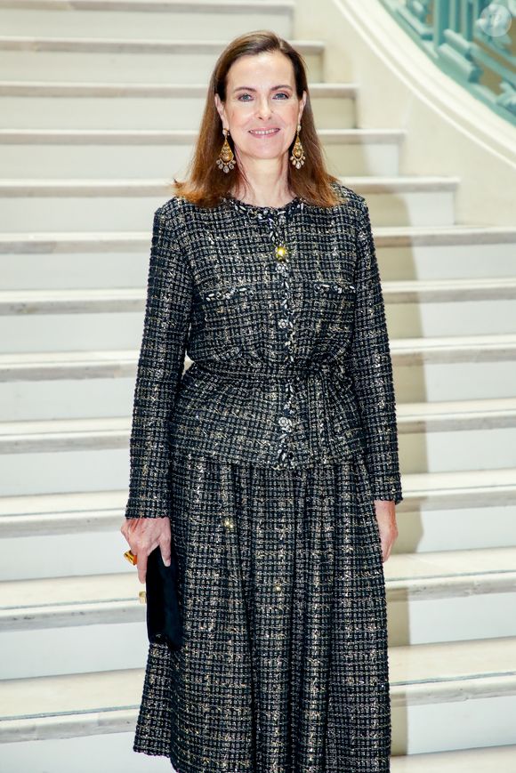D'ordinaire, Carole Bouquet arbore des cheveux mi-longs et châtains

Carole Bouquet au photocall du défilé Chanel Collection Haute Couture Automne/Hiver 2025-2026 lors de la Fashion Week de Paris (PFW), au Grand Palais, à Paris, France, le 8 juillet 2025. © Bertrand Rindoff Petroff/Bestimage