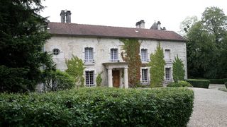 "Même pour 25 millions d'euros, je ne céderai jamais à un..." : La dernière demeure de Charles de Gaulle bientôt mise en vente par son petit-fils, à une condition !