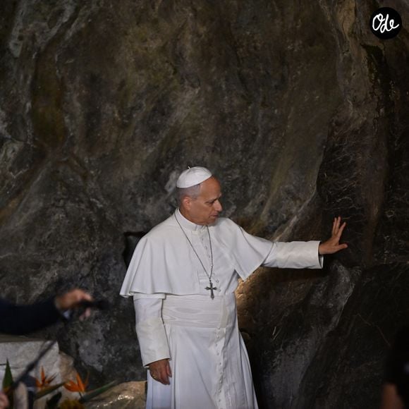 Le pape Leon XIV en visite à la Grotte de Massabielle pour un temps de prière lors de son voyage à Lourdes, le 26 septembre 2026.(Credit Image: © Alessia Giuliani/IPA via ZUMA Press / Bestimage)